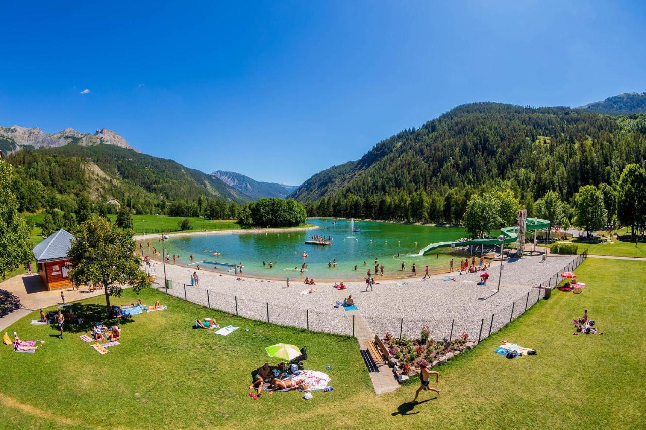 Hotel Plein Soleil Allos Esterno foto