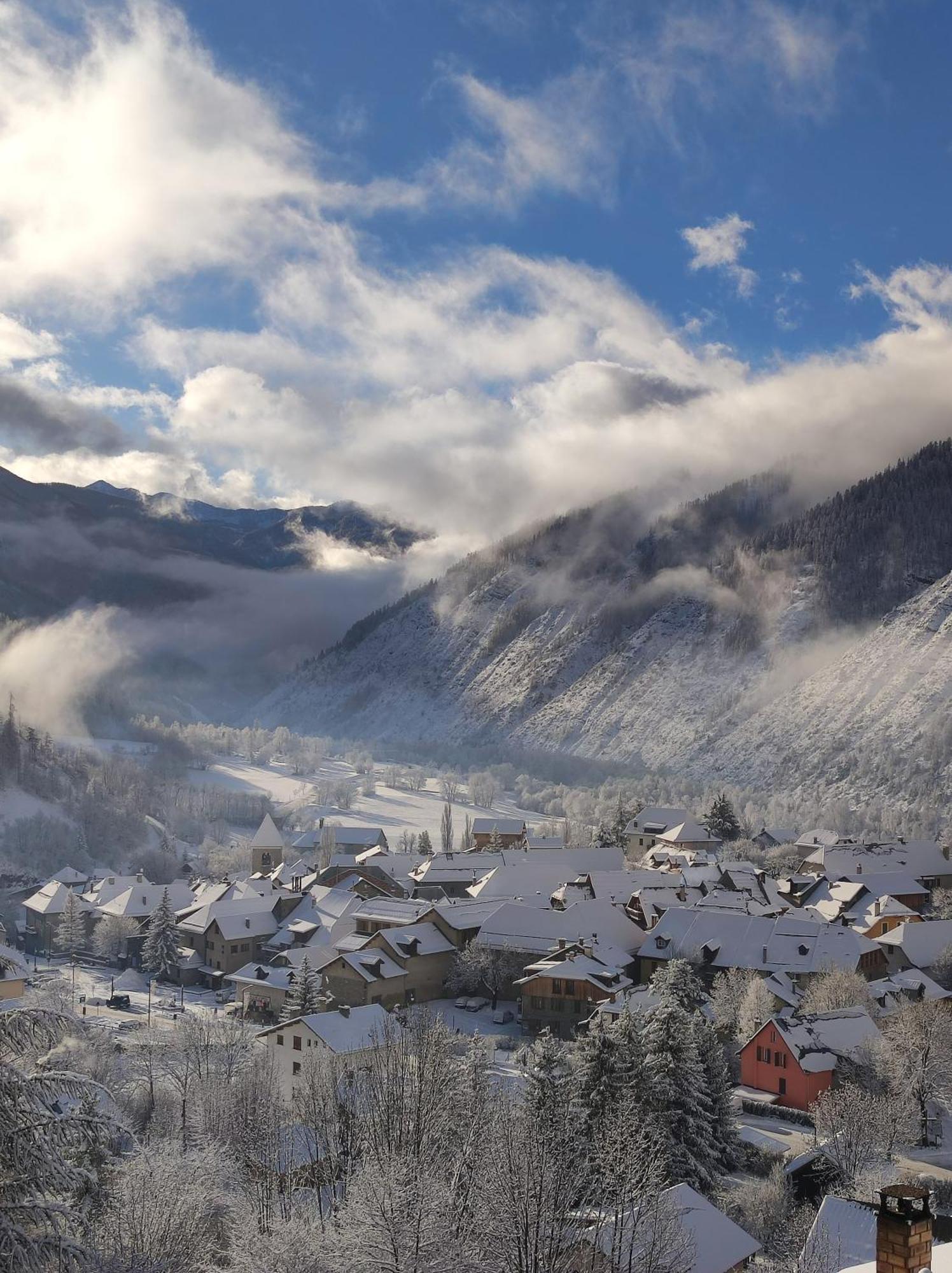 Hotel Plein Soleil Allos Esterno foto