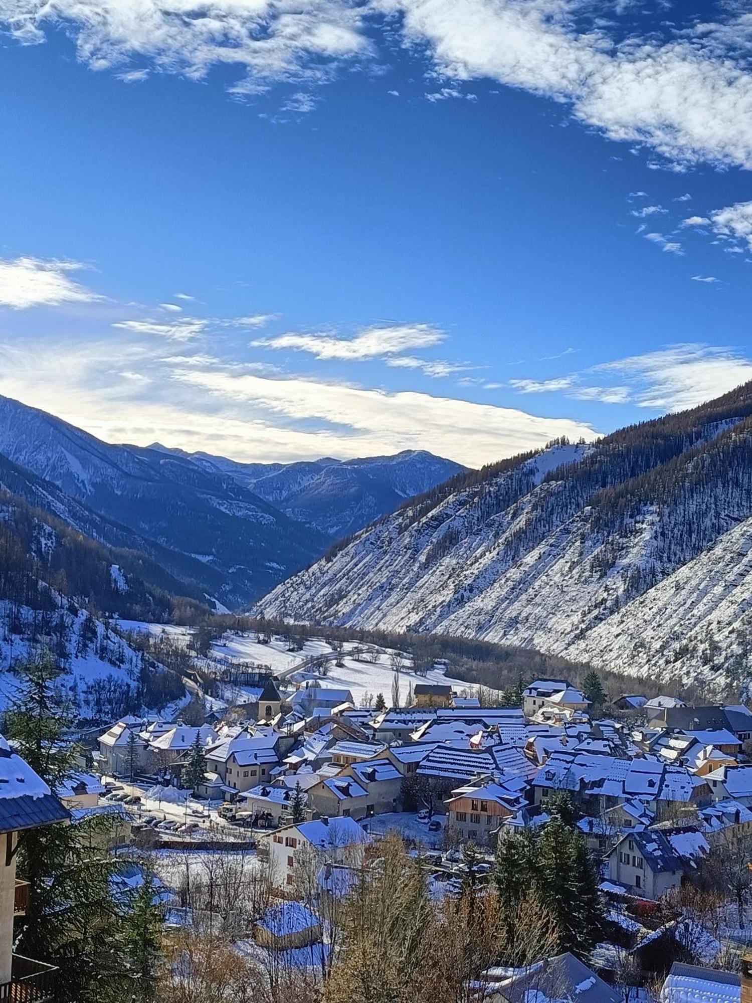 Hotel Plein Soleil Allos Esterno foto