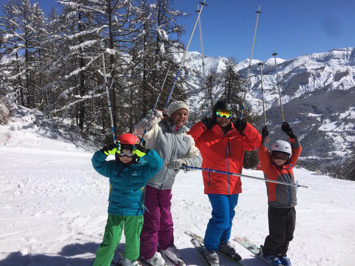 Hotel Plein Soleil Allos Esterno foto